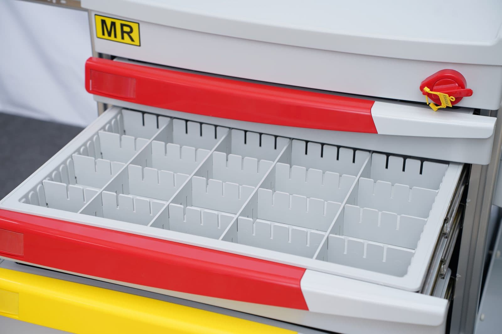 MRI-compatible trolley and cart